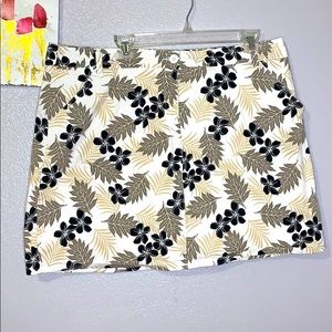 White Stag neutral Hawaiian print floral skort